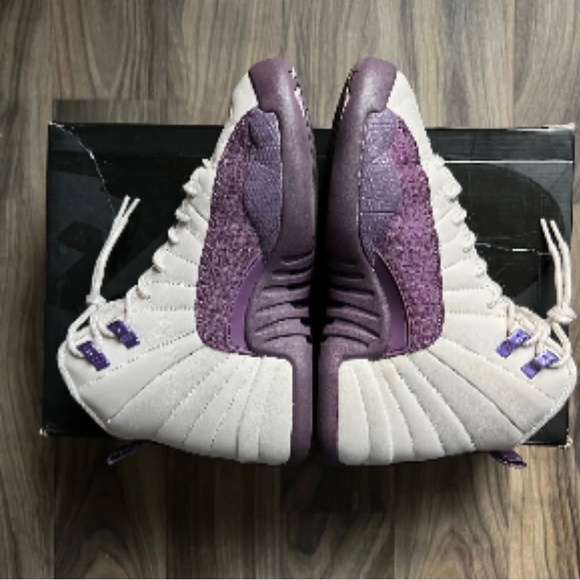 2018
Jordan Retro 12  GS 'Desert Sand - Picture 2 of 9